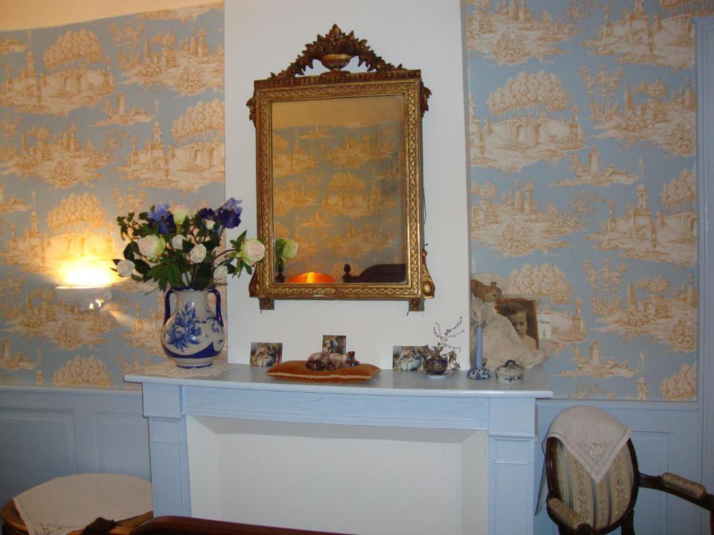 Domaine De La Dame De Lauriere Bed and Breakfast Solignac Rum bild