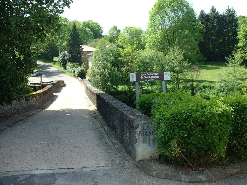 Domaine De La Dame De Lauriere Bed and Breakfast Solignac Exteriör bild