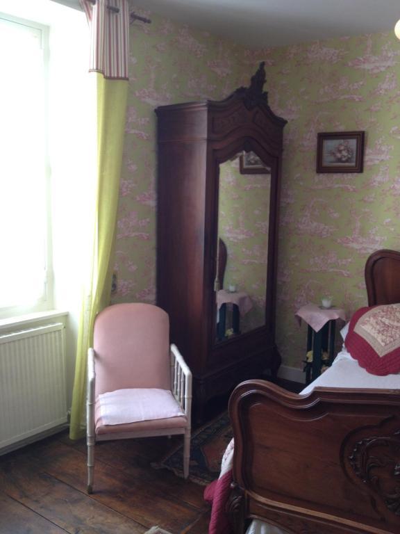 Domaine De La Dame De Lauriere Bed and Breakfast Solignac Rum bild