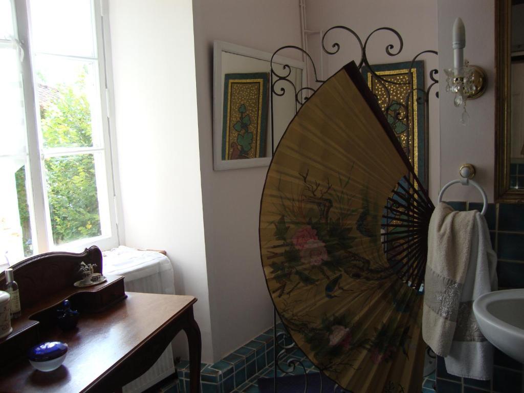 Domaine De La Dame De Lauriere Bed and Breakfast Solignac Rum bild